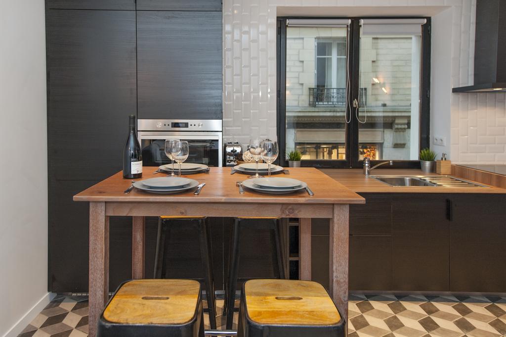 Pick A Flat'S Apartment In Le Marais - Rue Sainte Croix De La Bretonnerie Paris Room photo